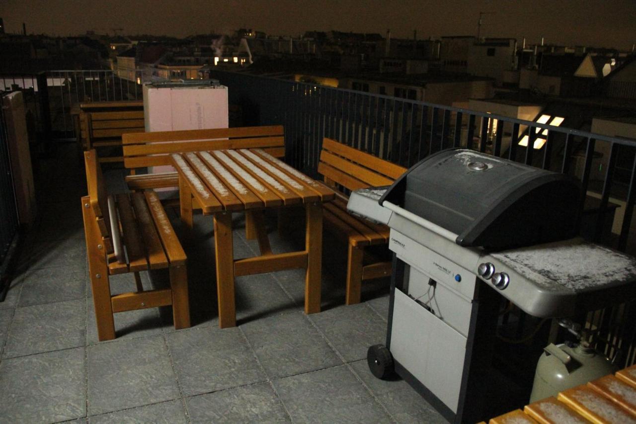Betariel'Com Akh University Wina Bagian luar foto
